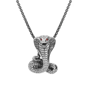 Collier En Acier Patiné Chaîne Avec Pendentif Cobra Aux Yeux Oxydes Rouges 50+10cm 2 Collier En Acier Patiné Chaîne Avec Pendentif Cobra Aux Yeux Oxydes Rouges 50+10cm – Image 2